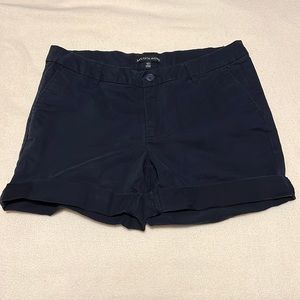 Saks Fifth Avenue navy shorts size 4